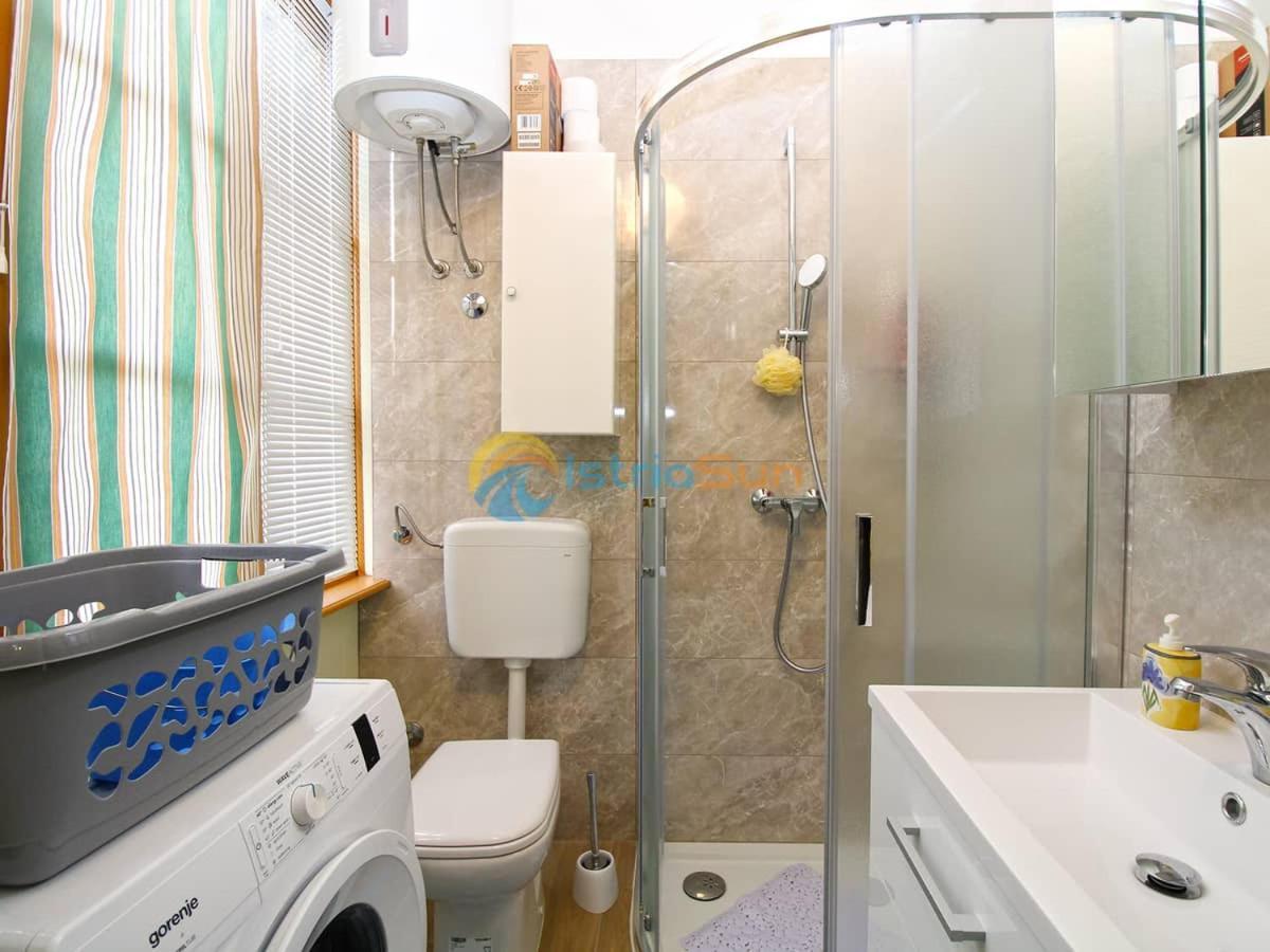 Studio Apartman Lea Pula Eksteriør billede