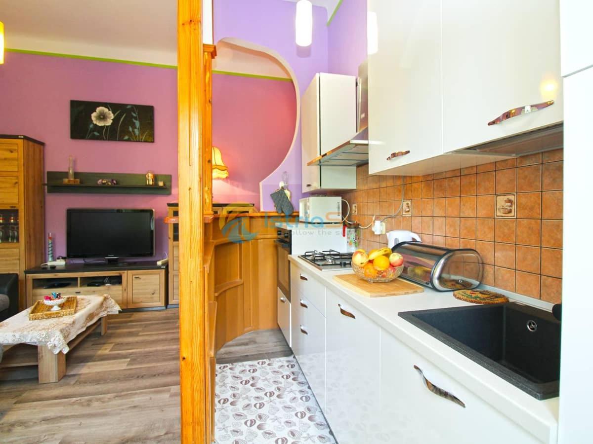 Studio Apartman Lea Pula Eksteriør billede